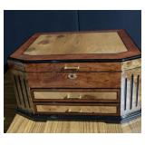 LACQUERED JEWELRY CHEST LIKE NEW CONDITION