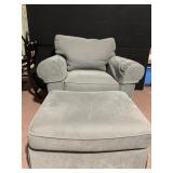 GRAY ARMCHAIR W/ MATCHING OTTOMAN VERY CLEAN 34"