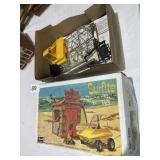 SURFITE MODEL W/ TIKI HUT