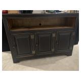 MODERN FARMHOUSE COLLECTION 3 DOOR BASE STAND