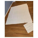 TABLE CLOTH 68" X 82" W/ 5 "B" MONOGRAM NAPKINS