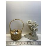 NATURAL CORAL AND WICKER COASTERS IN CARRIER WITH
