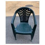 GREEN PLASTIC DECK CHAIR