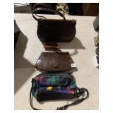 VINTAGE LADIES PURSE W/ COIN HOLDER INSIDE