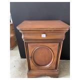 LEXINGTON NIGHTSTAND 1 DRAWER/ 1 DOOR