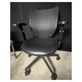 5 WHEEL OFFICE CHAIR