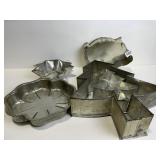 BAKING PANS INCLUDING: CLOVER, PIG, STAR AND 2