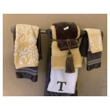 TOWELS W/ TASSEL WRAP