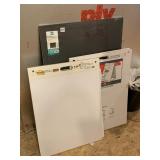TRI FOLD PRESENTATION BOARD AND POST IT NOTE DRY