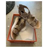 ADRIENNE VITTADINI SHOES, FAUX SNAKESKIN SIZE 9