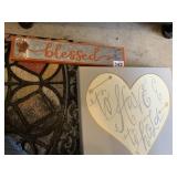 WREATH HANGERS, SANTA HAT, WALL Dï¿½COR