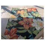 LEAF DESIGN RUG W/ FLOWERS AND LEAVES SANTA