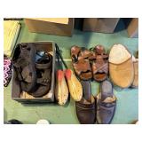 WOOD SHOE FORMS, SZ 9 ROCKPORT SANDALS, LEATHER