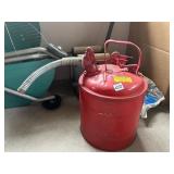 PROTECT SEAL SAFETY GAS CAN WITH NOZZLE