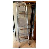 TALL ALUMINUM STEP LADDER