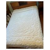 FULL/QUEEN CHENILLE BED SPEAD