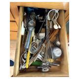 COOKING UTENSILS INCLUDING ICE CREAM SCOOP,