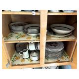 STRAWBERRIES DISHWARE, SUGAR/CREAMER,