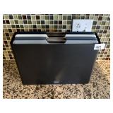 CUTTING BOARDS IN HOLDER