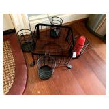 PICNIC NAPKIN AND CONTMENT HOLDER