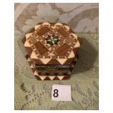 WOOD TRINKET BOX WITH INLAID DECORATIVE DESIGN
