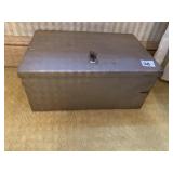 METAL LOCK BOX WITH KEYS