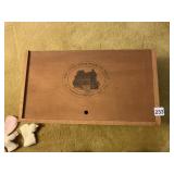 H J HEINZ COMPANY 1981 WOOD BOX WITH SLIDING LID