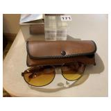 HARLEY DAVIDSON AVIATOR GLASSES AND 1968 BETTY