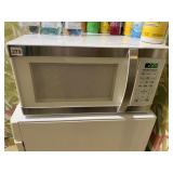 HAMILTON BEACH WHITE MICROWAVE