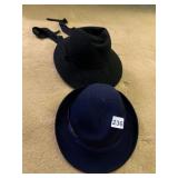KANGOL NAVY HAT WITH FEATHER AND SPLENDID WOOL