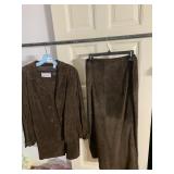 LORD & TAYLOR L SUEDE SUIT SZ. 14