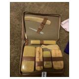 TOILETRY KIT IN LEATHER CASE