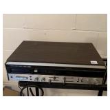 LLOYDS AM/FM STEREO MULTIPLEX RECEIVER 8 TRACK