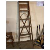WOOD FOLDING LADDER