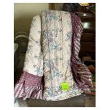 KING SIZE RUFFLED BEDSPREAD