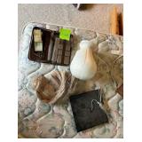 FOAM HEAD, MORTER BOARD, MENï¿½S TOILETRY KIT WITH