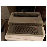 ROYAL ALPHA 2002 ELECTRIC TYPEWRITER