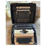 COMMENTATOR I TYPEWRITER