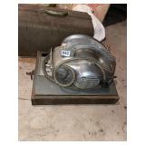 CIRCULAR SAW AND WOOD BOX