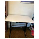 ADJUSTABLE DRAWING TABLE