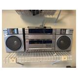 FISHER PORTABLE RADIO CASSETTE PLAYER PH 460