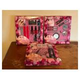 3 BEAUTY GIFT BOXES