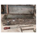 WOOD BOX, SCREWDRIVER