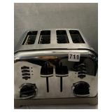 CUISINART 4 SLICE STAINLESS FINISH TOASTER GOOD