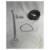 NOLAN DOUBLE CIRCLE NECKLACE, FLOWER BRACELET