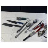 KNIVES AND KITCHEN UTENSILS