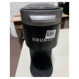 LIKE NEW KEURIG COFFEE MAKER
