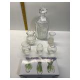 GLASS DECANTER WITH GROUND GLASS STOPPER, MINOR