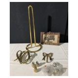 PAPER TOWEL HOLDER, TRIVET, PINEAPPLE