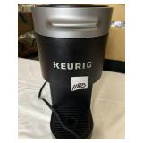 KEURIG COFFEE MAKER LOOKS LIKE NEW